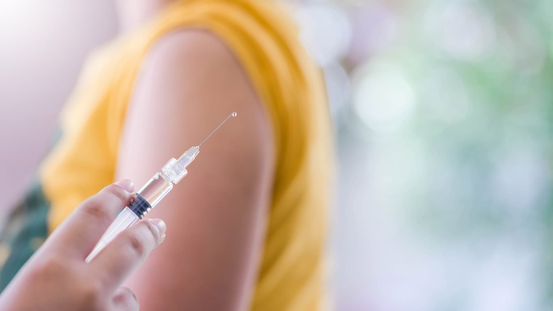 An image of a flu shot